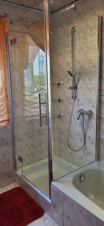 Attraktive 3 Zimmer Wohnung In Ruhiger Lage アンスバッハ エクステリア 写真